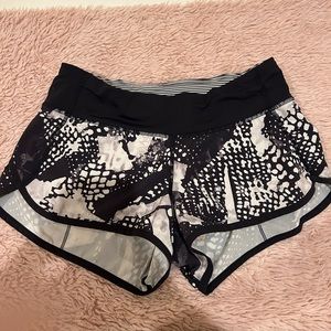 Lululemon Black and White Speed Up Shorts